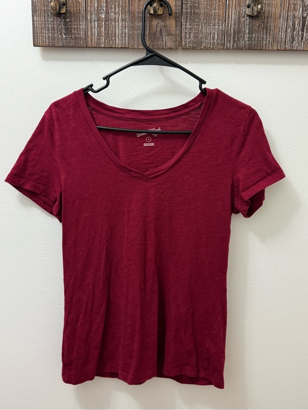 maroon Universal Thread v-neck t-shirt